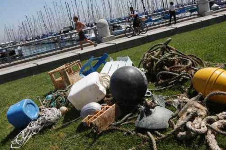 <a><img src="https://www.theepochtimes.com/assets/uploads/2015/09/plastic_pileup_IV.jpg" alt="Shown at San Francisco Pier 40 is a small sampling of the debris found in the Pacific Ocean Garbage Patch. (Ivailo Anguelov/The Epoch Times)" title="Shown at San Francisco Pier 40 is a small sampling of the debris found in the Pacific Ocean Garbage Patch. (Ivailo Anguelov/The Epoch Times)" width="320" class="size-medium wp-image-1826473"/></a>