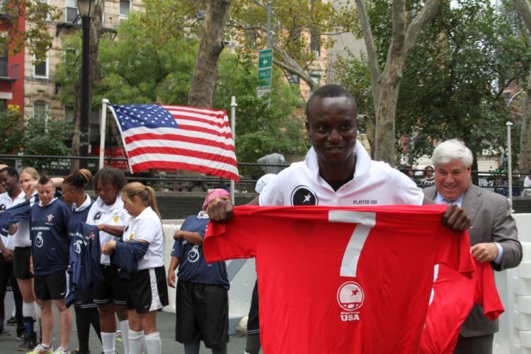 <a><img src="https://www.theepochtimes.com/assets/uploads/2015/09/player.JPG" alt="Tokynbo Agiboie has overcome homelessness and joblessness to play on the national Street Soccer team. (Ben Kaminsky/The Epoch Times)" title="Tokynbo Agiboie has overcome homelessness and joblessness to play on the national Street Soccer team. (Ben Kaminsky/The Epoch Times)" width="320" class="size-medium wp-image-1814602"/></a>
