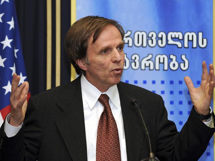 <a><img src="https://www.theepochtimes.com/assets/uploads/2015/09/poser93187352.jpg" alt="Assistant U.S. Secretary of State for Democracy, Human Rights, and Labour Michael Posner gestures while speaking at a press conference in Tbilisi on November 17, 2009. (Vano Shlamov/AFP/Getty Images)" title="Assistant U.S. Secretary of State for Democracy, Human Rights, and Labour Michael Posner gestures while speaking at a press conference in Tbilisi on November 17, 2009. (Vano Shlamov/AFP/Getty Images)" width="320" class="size-medium wp-image-1819683"/></a>