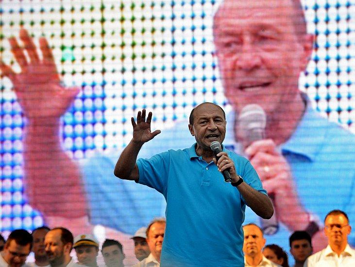 <a><img class="size-large wp-image-1784084" title="Romanian President Traian Basescu" src="https://www.theepochtimes.com/assets/uploads/2015/09/romania149302295.jpg" alt="Romanian President Traian Basescu" width="590" height="443"/></a>