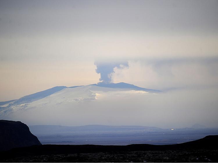 <a><img src="https://www.theepochtimes.com/assets/uploads/2015/09/schclouwd98569241.jpg" alt="Ash and smoke bellow from the Eyjafjallaj&#246kull volcano as the volcano is seen from Vestmannaeyjar, Iceland, on April 20, 2010. (Emmanuel Dunand/AFP/Getty Images)" title="Ash and smoke bellow from the Eyjafjallaj&#246kull volcano as the volcano is seen from Vestmannaeyjar, Iceland, on April 20, 2010. (Emmanuel Dunand/AFP/Getty Images)" width="320" class="size-medium wp-image-1820855"/></a>