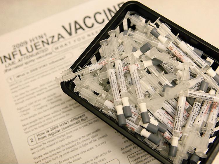 <a><img src="https://www.theepochtimes.com/assets/uploads/2015/09/senegalbrief.jpg" alt="SWINE FLU OUTBREAK: Doses of H1N1 influenza vaccine sit in a basket at Rush University Medical Center Oct. 2009 in Chicago, Illinois. Senegal has reported 14 cases of the flu but has the situation under control according to the Senegalese Minister of Heal (Scott Olson/Getty Images)" title="SWINE FLU OUTBREAK: Doses of H1N1 influenza vaccine sit in a basket at Rush University Medical Center Oct. 2009 in Chicago, Illinois. Senegal has reported 14 cases of the flu but has the situation under control according to the Senegalese Minister of Heal (Scott Olson/Getty Images)" width="320" class="size-medium wp-image-1823242"/></a>