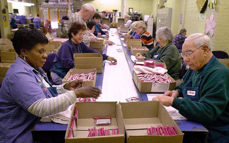 <a><img src="https://www.theepochtimes.com/assets/uploads/2015/09/senior51590541.jpg" alt="Older workers package cosmetics on the assembly line at the Bonne Bell cosmetics factory in Lakewood, Ohio.   (David Maxwell/AFP/Getty Images)" title="Older workers package cosmetics on the assembly line at the Bonne Bell cosmetics factory in Lakewood, Ohio.   (David Maxwell/AFP/Getty Images)" width="320" class="size-medium wp-image-1829707"/></a>
