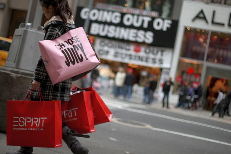 <a><img src="https://www.theepochtimes.com/assets/uploads/2015/09/shopper93451335.jpg" alt="A shopper carries bags while walking on Fifth Avenue in New York City. Consumer spending is a major driver of U.S. economic growth. (David Goldman/Getty Images)" title="A shopper carries bags while walking on Fifth Avenue in New York City. Consumer spending is a major driver of U.S. economic growth. (David Goldman/Getty Images)" width="320" class="size-medium wp-image-1821609"/></a>