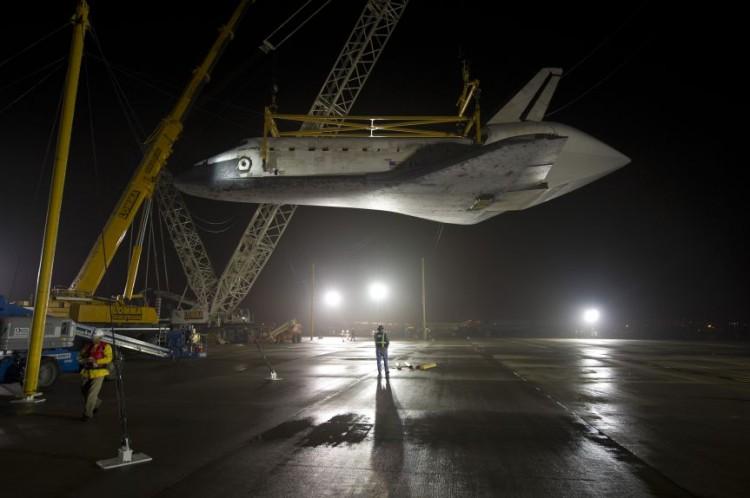 <a><img class="size-large wp-image-1788646" title="Space Shuttle Discovery Arrives In DC Area, To Be Permanently Housed At Smithsonian" src="https://www.theepochtimes.com/assets/uploads/2015/09/shuttle_143104522.jpg" alt="" width="590" height="392"/></a>