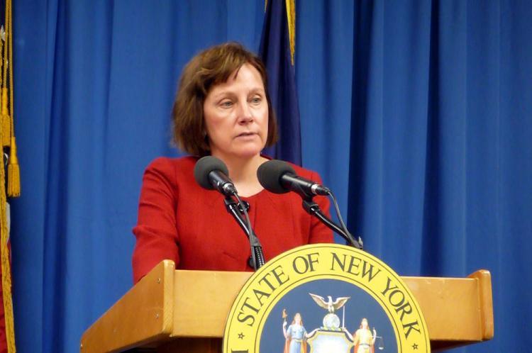 <a><img src="https://www.theepochtimes.com/assets/uploads/2015/09/smithcolor.jpg" alt="State Department of Labor Commissioner M. Patricia Smith announces the extension of the gas card program, and encourages the unemployed to explore benefits available to them from local One-Stop Career Centers. (Christine Lin/The Epoch Times)" title="State Department of Labor Commissioner M. Patricia Smith announces the extension of the gas card program, and encourages the unemployed to explore benefits available to them from local One-Stop Career Centers. (Christine Lin/The Epoch Times)" width="320" class="size-medium wp-image-1828652"/></a>