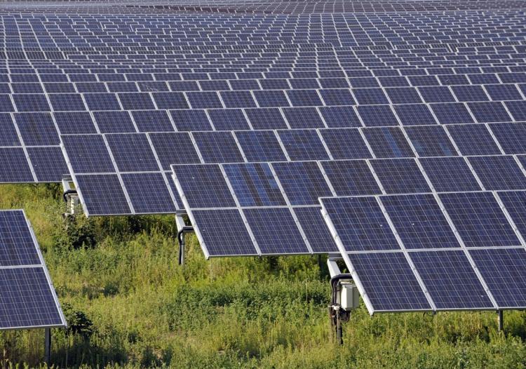 <a><img src="https://www.theepochtimes.com/assets/uploads/2015/09/solar.JPG" alt="SOLAR BABY: A picture taken on July 2 in eastern Germany, shows a solar system field with solar cells made by German manufacturer Q-Cells.  (Barbara Sax/AFP/Getty Images)" title="SOLAR BABY: A picture taken on July 2 in eastern Germany, shows a solar system field with solar cells made by German manufacturer Q-Cells.  (Barbara Sax/AFP/Getty Images)" width="320" class="size-medium wp-image-1834096"/></a>