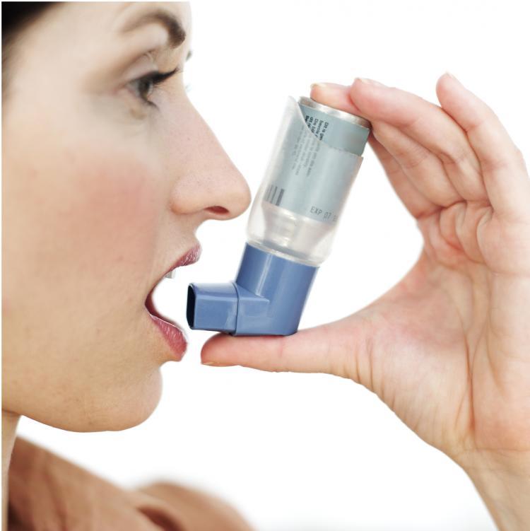 <a><img src="https://www.theepochtimes.com/assets/uploads/2015/09/stk63514cor-asthma.jpg" alt="A women using an asthma inhaler. Scientists in the UK have achieved a major breakthrough in treating asthma with the revelation of the exact shape of an antibody, following more than 15 years research. (Photos.com)" title="A women using an asthma inhaler. Scientists in the UK have achieved a major breakthrough in treating asthma with the revelation of the exact shape of an antibody, following more than 15 years research. (Photos.com)" width="320" class="size-medium wp-image-1804774"/></a>