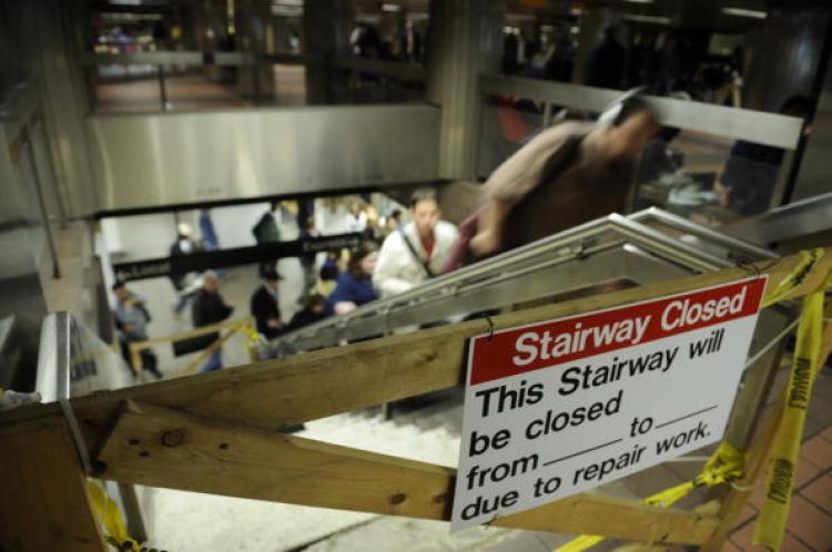 <a><img src="https://www.theepochtimes.com/assets/uploads/2015/09/sub81181116.jpg" alt="New York commuters make their way past a closed stairway undergoing repairs at a subway station in New York, May 20, 2008. The New York subway, which carries some five million people daily, is faced with regular functional glitches due to its ageing infra (Emmanuel Dumand/AFP/Getty Images)" title="New York commuters make their way past a closed stairway undergoing repairs at a subway station in New York, May 20, 2008. The New York subway, which carries some five million people daily, is faced with regular functional glitches due to its ageing infra (Emmanuel Dumand/AFP/Getty Images)" width="320" class="size-medium wp-image-1832872"/></a>