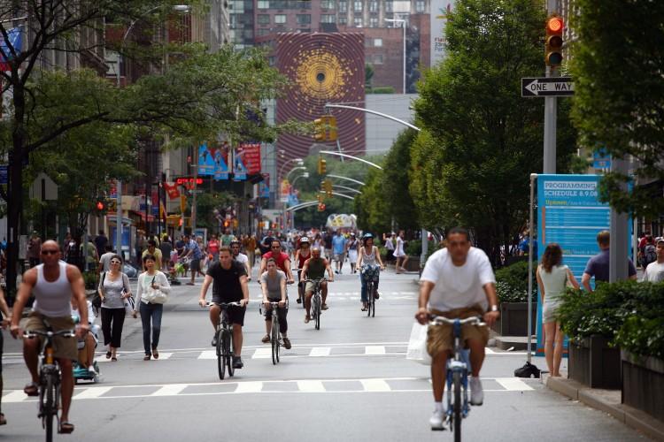 <a><img src="https://www.theepochtimes.com/assets/uploads/2015/09/summerstreets1.jpg" alt="SUMMER STREETS: New Yorkers can enjoy a car-free Park Avenue on Saturday mornings Aug. 6, 13, and 20, as part of Summer Streets. ( Michael Nagle/Getty Images )" title="SUMMER STREETS: New Yorkers can enjoy a car-free Park Avenue on Saturday mornings Aug. 6, 13, and 20, as part of Summer Streets. ( Michael Nagle/Getty Images )" width="575" class="size-medium wp-image-1799971"/></a>