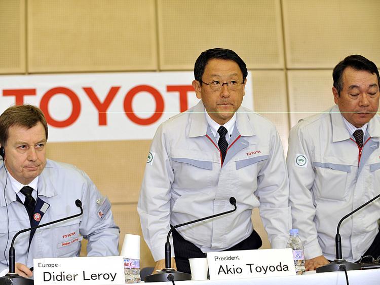 <a><img src="https://www.theepochtimes.com/assets/uploads/2015/09/tDOYO98133868.jpg" alt="NEW VENTURE: Akio Toyoda (C), president of Japanese automaker Toyota Motor Corp., attends a press conference after the opening meeting of Toyota's global quality control committee at the company's headquarters in Toyota City, Japan, on March 30. Toyota will move some production of its Corolla model to a new factory in Mississippi, creating around 2,000 new jobs. (Yoshikazu Tsuno/AFP/Getty Images)" title="NEW VENTURE: Akio Toyoda (C), president of Japanese automaker Toyota Motor Corp., attends a press conference after the opening meeting of Toyota's global quality control committee at the company's headquarters in Toyota City, Japan, on March 30. Toyota will move some production of its Corolla model to a new factory in Mississippi, creating around 2,000 new jobs. (Yoshikazu Tsuno/AFP/Getty Images)" width="320" class="size-medium wp-image-1818473"/></a>