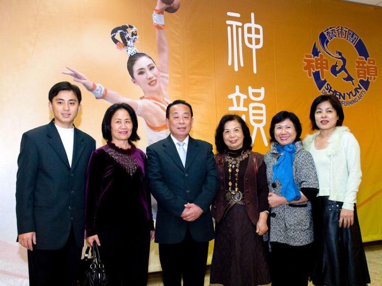 <a><img src="https://www.theepochtimes.com/assets/uploads/2015/09/tangbintradingcopresident.jpg" alt="Hsu Jincheng (3rd from left), president of High Hand International Trading Co., accompanied five friends and family members to Divine Performing Arts performance in Taichung. (Tang Bin/The Epoch Times)" title="Hsu Jincheng (3rd from left), president of High Hand International Trading Co., accompanied five friends and family members to Divine Performing Arts performance in Taichung. (Tang Bin/The Epoch Times)" width="320" class="size-medium wp-image-1829810"/></a>