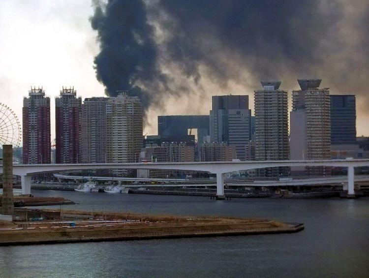 <a><img src="https://www.theepochtimes.com/assets/uploads/2015/09/tokyo109948696.jpg" alt="Black smoke raises from a building in Tokyo's waterfront Daiba in Tokyo on March 11, 2011.  (STR/AFP/Getty Images)" title="Black smoke raises from a building in Tokyo's waterfront Daiba in Tokyo on March 11, 2011.  (STR/AFP/Getty Images)" width="320" class="size-medium wp-image-1806829"/></a>