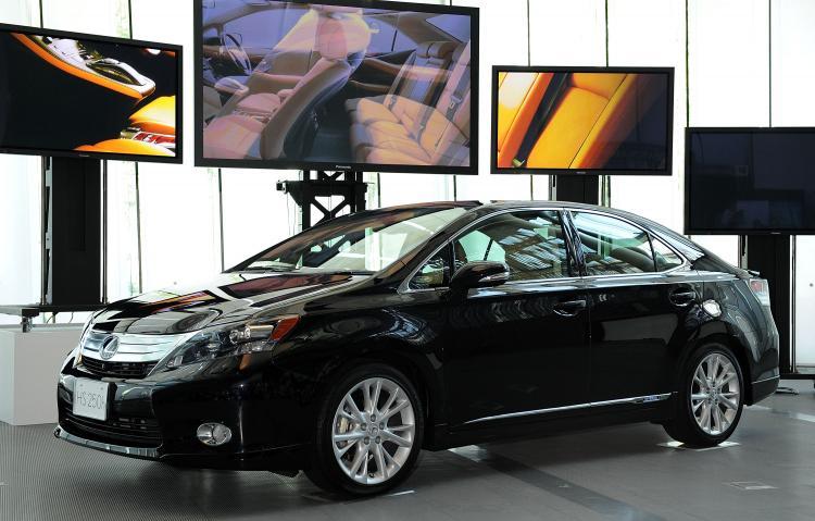 <a><img src="https://www.theepochtimes.com/assets/uploads/2015/09/toyota_89015489.jpg" alt="The new Lexus 'HS250h' displayed in Japan. Toyota issued a recall for 3.8 million cars for September 2009, several of them Lexus models, after finding a critical floor mat problem. (Akihiro I/Getty Images)" title="The new Lexus 'HS250h' displayed in Japan. Toyota issued a recall for 3.8 million cars for September 2009, several of them Lexus models, after finding a critical floor mat problem. (Akihiro I/Getty Images)" width="320" class="size-medium wp-image-1825997"/></a>