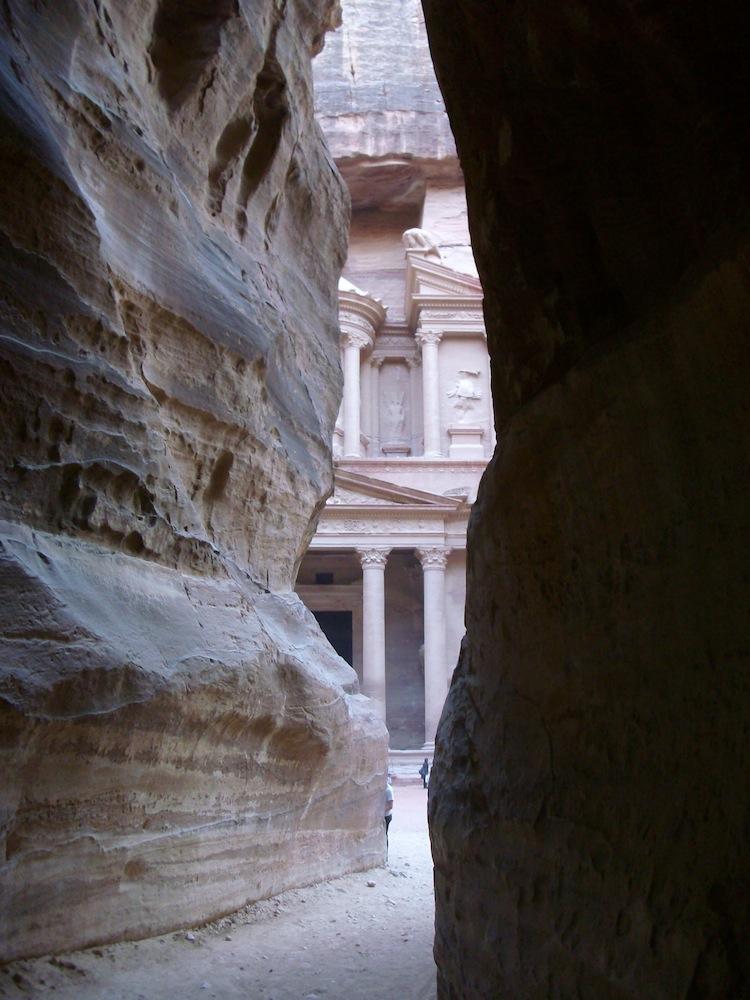 <a><img class=" wp-image-1780956    " src="https://www.theepochtimes.com/assets/uploads/2015/09/travel+The+Siq+Petra+by+Ramy+Salameh.jpg" alt="The Siq that leads to the majestic Al Khazneh (Treasury). (Ramy Salameh)" width="354" height="472"/></a>
