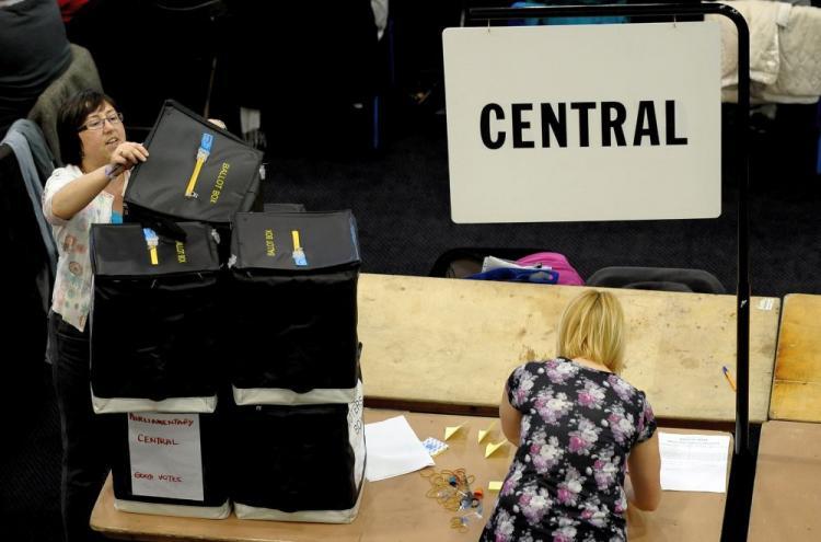 <a><img src="https://www.theepochtimes.com/assets/uploads/2015/09/uk98893224.jpg" alt="Votes are counted at Ponds Forge International Hall in the Sheffield Hallam constituency of Liberal Democrats leader Nick Clegg on May 6. (Laurence Griffiths/Getty Images)" title="Votes are counted at Ponds Forge International Hall in the Sheffield Hallam constituency of Liberal Democrats leader Nick Clegg on May 6. (Laurence Griffiths/Getty Images)" width="320" class="size-medium wp-image-1820108"/></a>