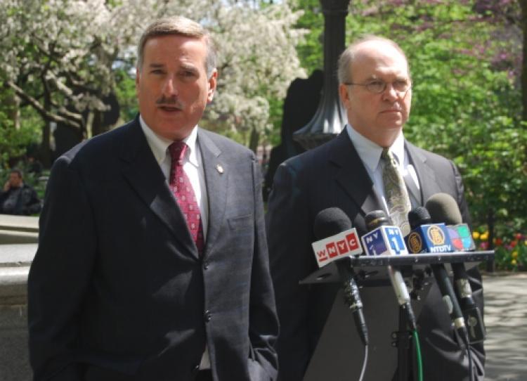 <a><img src="https://www.theepochtimes.com/assets/uploads/2015/09/waterhikes1.jpg" alt="Assembly Members David Weprin (L), James Brennan (R) at City Hall Park on Sunday. (Aloysio Santos/The Epoch Times)" title="Assembly Members David Weprin (L), James Brennan (R) at City Hall Park on Sunday. (Aloysio Santos/The Epoch Times)" width="320" class="size-medium wp-image-1820941"/></a>