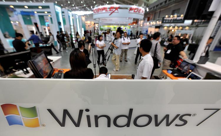 <a><img src="https://www.theepochtimes.com/assets/uploads/2015/09/winf88151532.jpg" alt="Microsoft displays Windows 7 at the Computex 2009 trade fair in Taipei on June 2, 2009. (Sam Yeh/AFP/Getty Images)" title="Microsoft displays Windows 7 at the Computex 2009 trade fair in Taipei on June 2, 2009. (Sam Yeh/AFP/Getty Images)" width="320" class="size-medium wp-image-1820734"/></a>