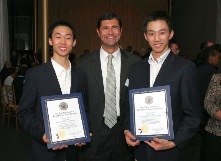 <a><img src="https://www.theepochtimes.com/assets/uploads/2015/09/xue.JPG" alt="Shen Yun lead dancers Tony Xue (L) and Rocky Liao (R), receiving awards from Gabriel Albornoz (C), director of Montgomery County's recreation department. (John Yu/The Epoch Times)" title="Shen Yun lead dancers Tony Xue (L) and Rocky Liao (R), receiving awards from Gabriel Albornoz (C), director of Montgomery County's recreation department. (John Yu/The Epoch Times)" width="320" class="size-medium wp-image-1826564"/></a>