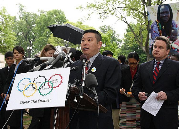 <a><img src="https://www.theepochtimes.com/assets/uploads/2015/09/yangjangli.jpg" alt="On May 1, Yang Jianli attended press conference at Russell Park in front of Capitol Hill, Washington D./C., USA. (Yiping/The Epoch Times)" title="On May 1, Yang Jianli attended press conference at Russell Park in front of Capitol Hill, Washington D./C., USA. (Yiping/The Epoch Times)" width="320" class="size-medium wp-image-1834303"/></a>