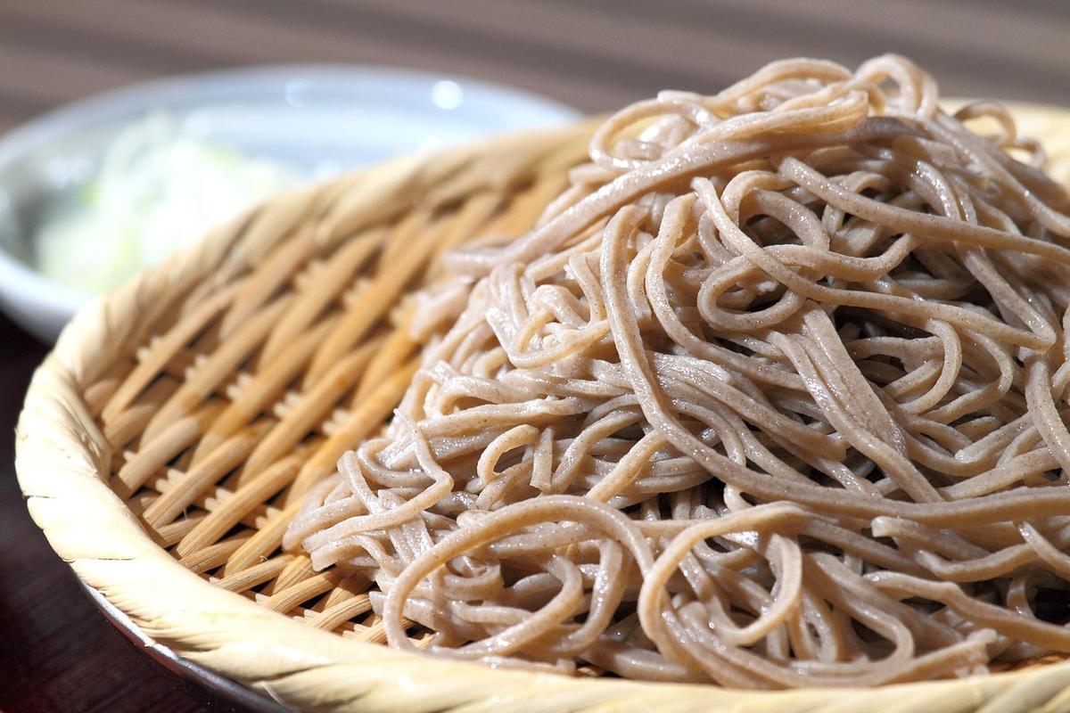 Japanese soba noodles are made primarily from buckwheat flour, but are sometimes mixed with wheat flour. (Public domain)