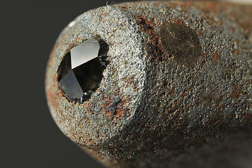 Vickers test anvil. (R Tanaka, CC BY 3.0)
