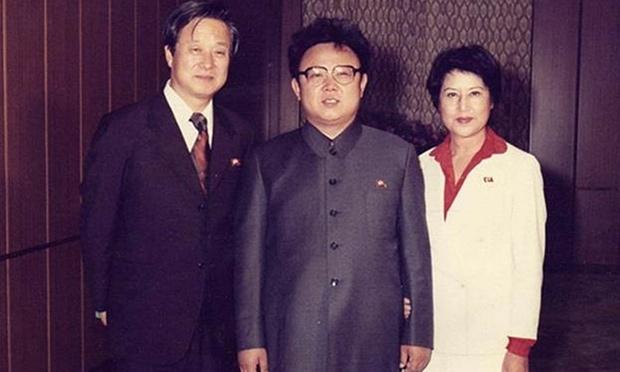(L–R) South Korean movie star Shin Sang-ok, North Korean dictator Kim Jong-il, and South Korean leading lady Choi Eun-hee. (Tiger Lily Productions)