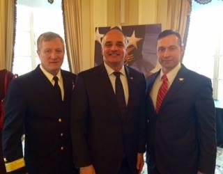 Rear Admiral Timothy Szymanski (L), leader of all 2,500 active USN SEALs, Joint Special Operations Command; and Britt Slabinski (R), command master chief, ret. (USN SEALs), recipient of the Navy Cross for extraordinary heroism in combat from the U.S. president; with Vincent J. Bove (C) at the ASIS International NYC Chapter luncheon on Mar. 4, 2016. (Courtesy of Vincent J. Bove Publishing)