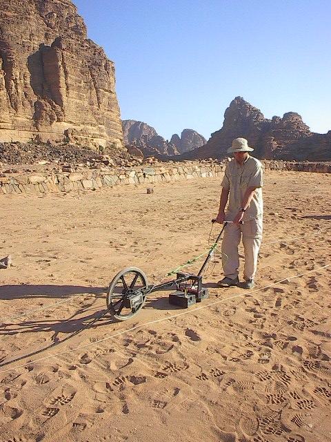 Ground penetrating radar survey of an archaeological site in Jordan. (Archaeo-Physics LLC/wikimedia)