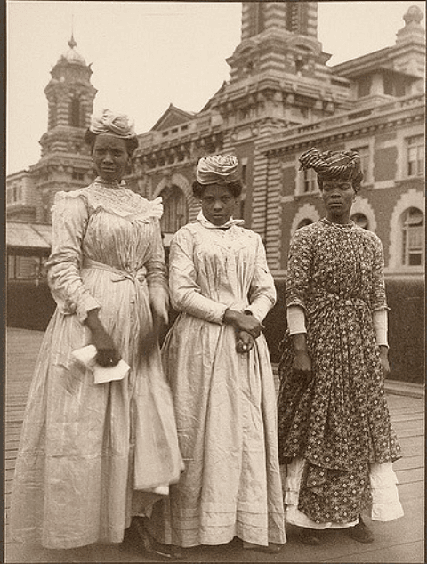 Three women from Guadeloupe. (NYPL)