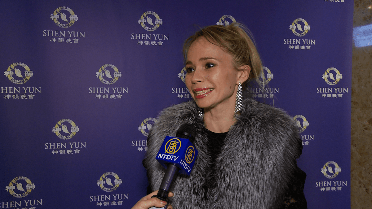 Tetiana Iashchenko at the Shen Yun performance at the Sony Centre for the Performing Arts on April 23, 2016. (NTD Television)