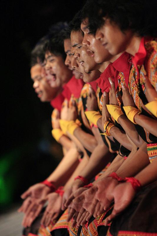 Saman dancers. (Ministry of Tourism, Republic of Indonesia)