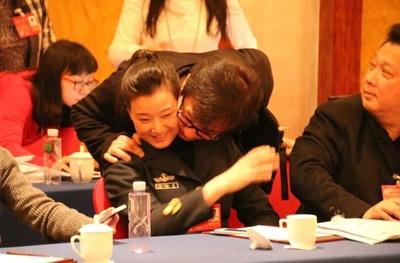 Jackie Chan and Song Zuying. (Internet Photo)