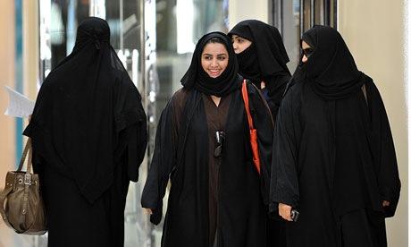 Saudi women in Riyadh. (<a href="http://bit.ly/1TKJRK1">Tribes of the World/Flickr, CC BY-SA</a>)
