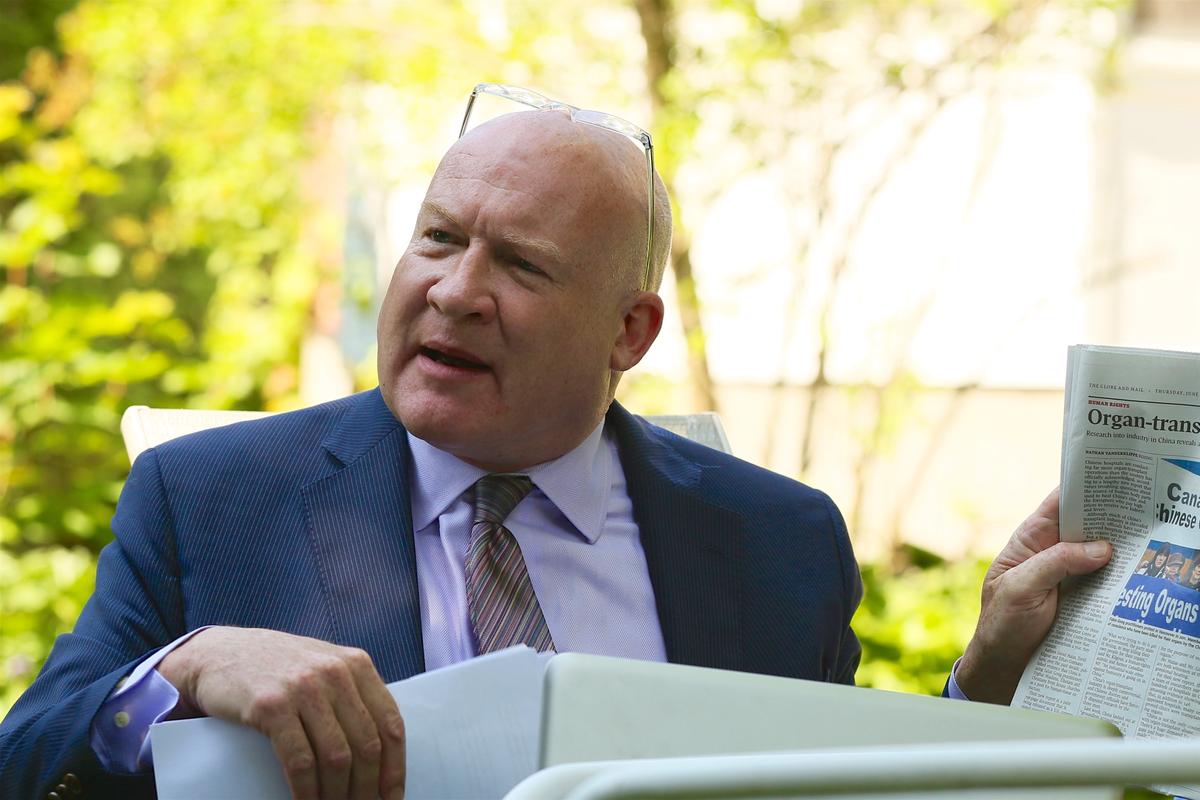 Investigative journalist Ethan Gutmann speaks to reporters in Ottawa on June 24, 2016 about the updated report on organ harvesting in China that he wrote with Canadians David Matas and David Kilgour. (Jonathan Ren/NTD Television)
