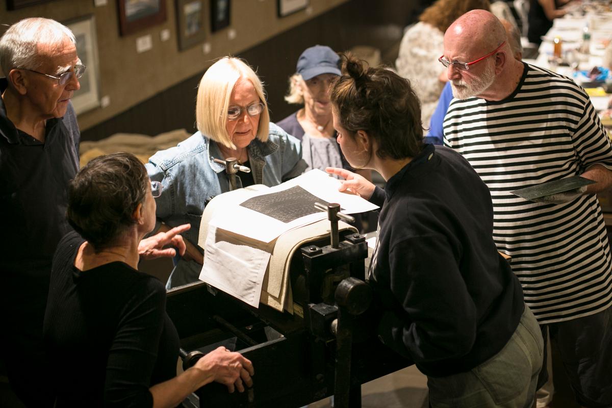 Artists create prints at the monthly Monotype Party of the Salmagundi Club in Greenwich Village, New York on July 12, 2016. (Samira Bouaou/Epoch Times)
