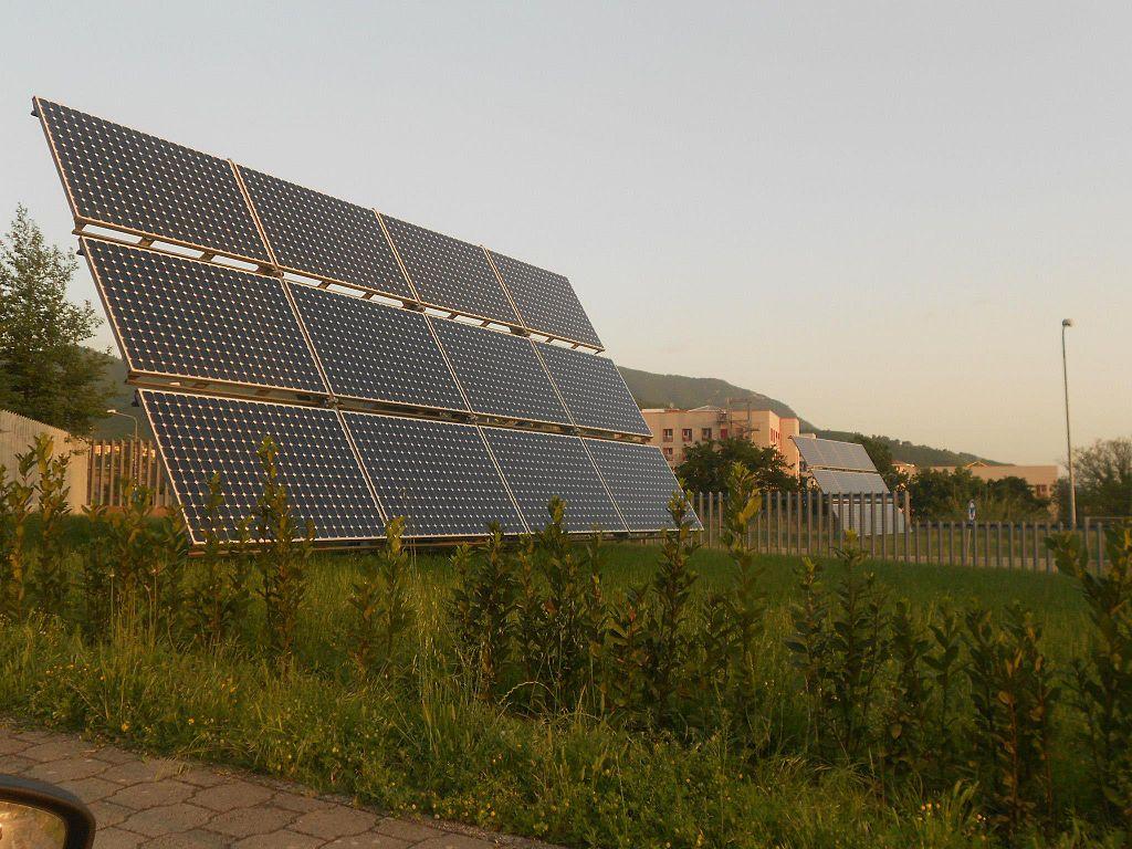 A file photo of solar panels in Salerno, Italy. (<a href="https://commons.wikimedia.org/wiki/File:Impianto_Fotovoltaico_Unisa_Salerno.jpg">Roquejaw</a>/CC BY-SA)