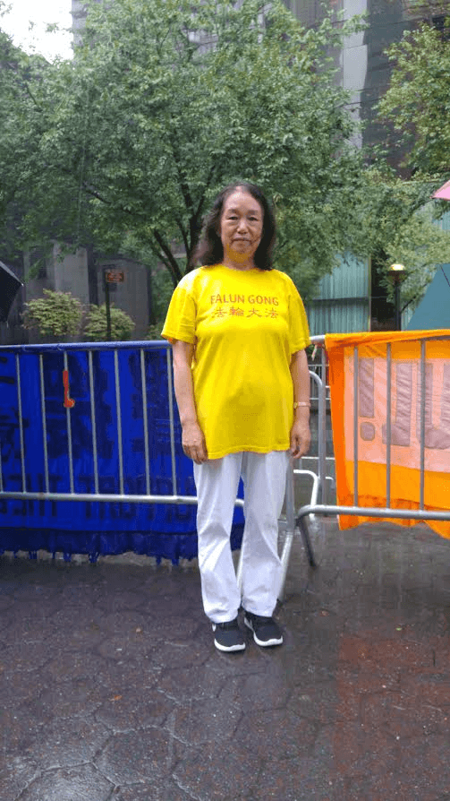 Wang Xiuxia lost her sister to the persecution in 2004. (Frank Fang/Epoch Times)