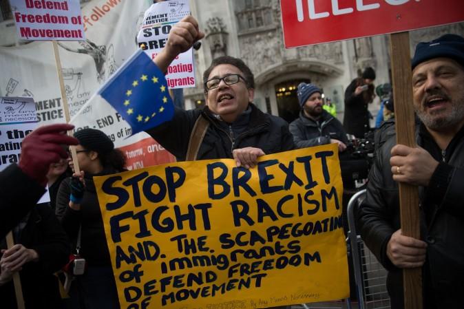 Anti-Brexit demonstrators outside the Supreme Court building in London on Dec. 5, 2016. (DANIEL LEAL-OLIVAS/AFP/Getty Images)