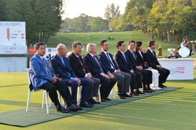 Dignitary line up at the UBS Hong Kong Open on Sunday Dec 11, 2016. (Eddie So)