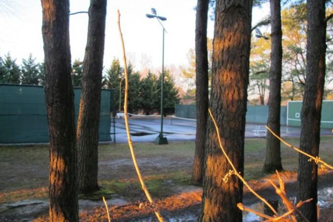 This Thursday, Dec. 29, 2016 photo shows a tennis court at a riverfront compound near Centreville, Md., that has been used by Russian Federation diplomats for years.  (AP Photo/Brian Witte)
