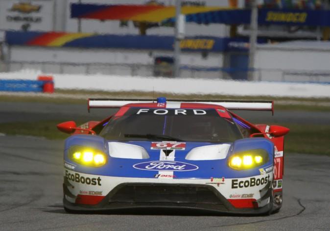 Ryan Briscoe in the #67 Ford Ganassi Racing Ford GT set the quickest time in the GTLM class in Sunday morning's Roar session. (Chris Jasurek/Epoch Times)
