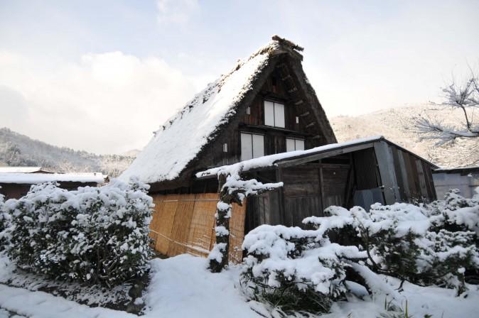 Figure 11 A gassho-zukuri is a wooden house with a steep thatched roof that resembles two hands clasped together in prayer. (Sun Mingguo/Epoch Times)