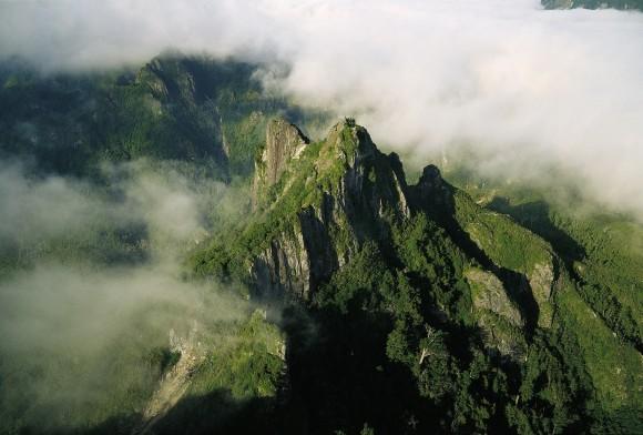 Located upriver from Thames in the stunning Kaueranga Valley, the Pinnacles Track climbs through ruggedly beautiful mountain ranges. It's one of New Zealand's most popular overnight walks. (The Coromandel)