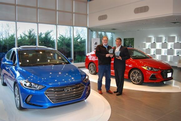 (Left: David Taylor, CCOTY Committee Member, Right: Don Romano, president and CEO, Hyundai Auto Canada Corp.) (David Taylor)