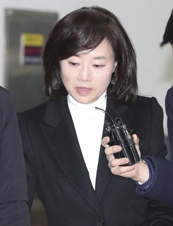 South Korean Minister of Culture, Sports and Tourism Cho Yoon-sun leaves after questioning at the office of special prosecutors in Seoul, South Korea, on Jan. 18, 2017. (Kim Do-hun/Yonhap via AP)