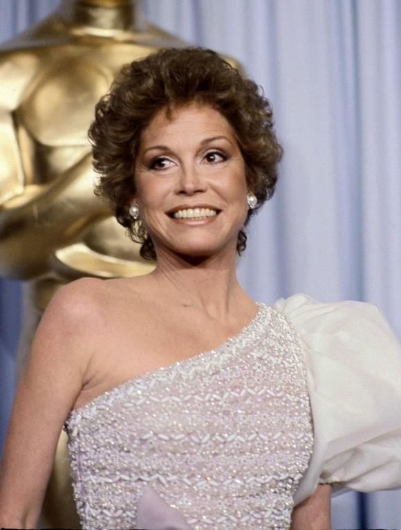 This March 31, 1981 file photo shows Mary Tyler Moore at the 53rd Academy Awards in Los Angeles. Moore, nominated for Best Actress for her film "Ordinary People," lost out to Sissy Spacek for "Coal Miner's Daughter." (AP Photo/Randy Rasmussen, File)
