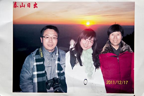 (L–R) Li Zhenjun, Li Fuyao, and Wang Huijuan at Mount Tai in Shandong Province, China, on Dec. 17, 2011. (Courtesy of Li Zhenjun)