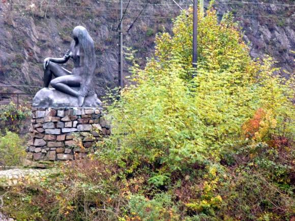 Statue of Lorelei on the Rhine. Legend has it that Lorelei is a nymph who lives on a steep rock and lures fishermen to their death with her song. (Barbara Angelakis)