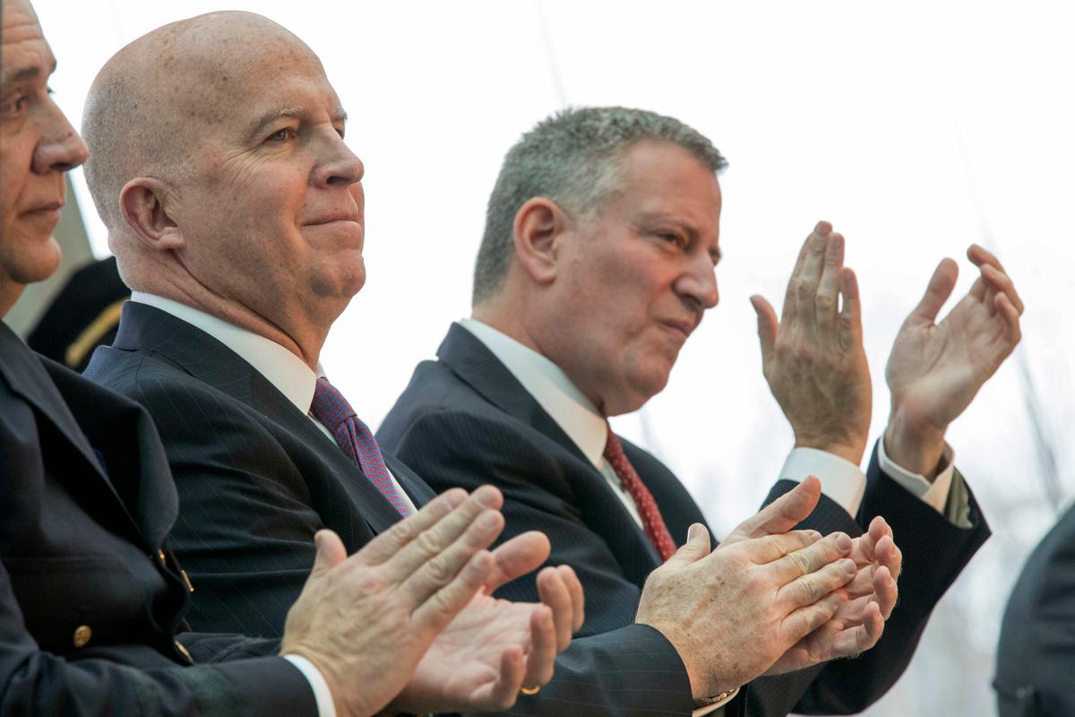 New York City Mayor Bill de Blasio (R) and NYPD Commissioner Jim O'Neil appear at a news conference in New York, in this file photo. (AP Photo/Mary Altaffer)
